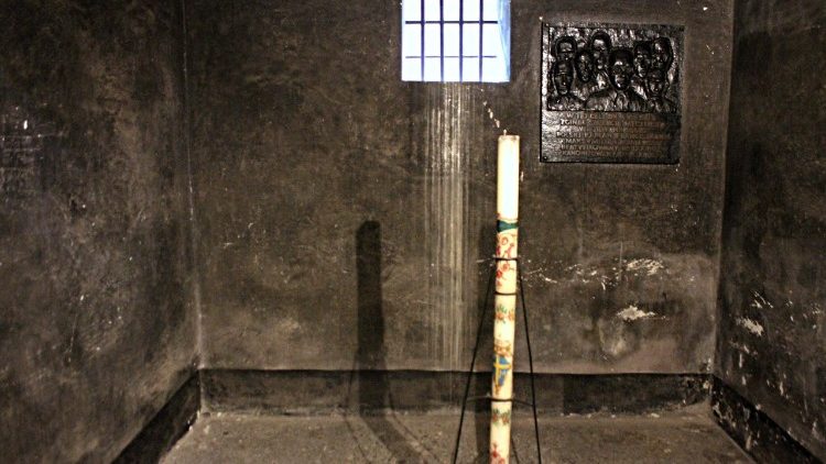  La celda de la muerte del padre Maximiliano Mar&iacute;a Kolbe en Auschwitz