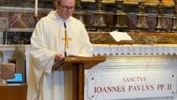 Ks. Paweł Ptasznik podczas Mszy św. w 106. rocznicę urodzin Karola Wojtyły 18 maja 2026 r.