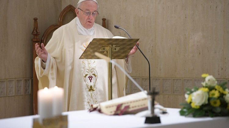 Papst Franziskus bei der Frühmesse