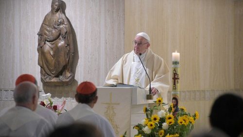 Papa: mai prigionieri delle parole o chiusi allo Spirito Santo