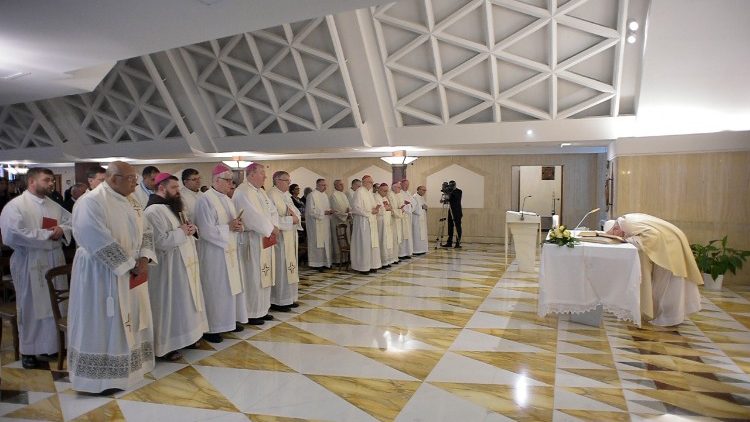 2018-06-08 Papa francesco celebra la messa a Santa Marta