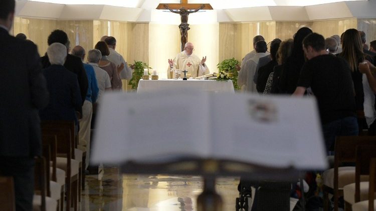 2018-06-08 Papa francesco celebra la messa a Santa Marta