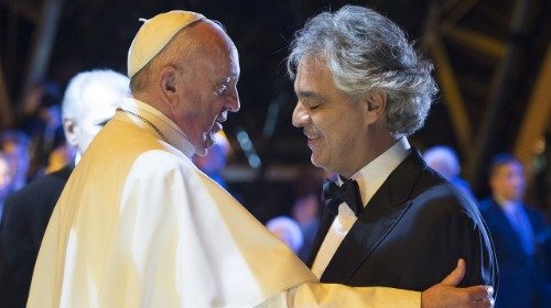 Andrea Bocelli: una gioia cantare a Dublino per il Papa e le famiglie