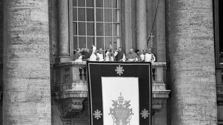 Anuncio de la elección del Papa Juan Pablo I el 26 de agosto de 1978.