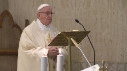 Papa Francisco na celebração na Casa Santa Marta após a pausa de verão