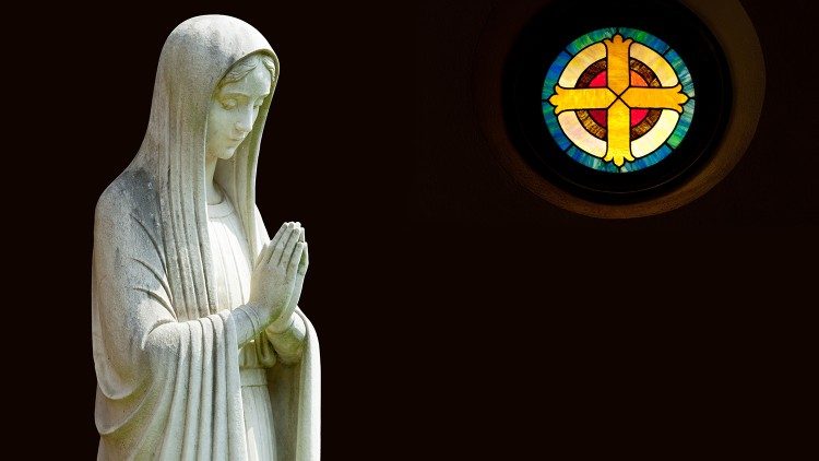 Statua Madonna, Vergine Maria, Croce, Isolated statue of Mary with cross