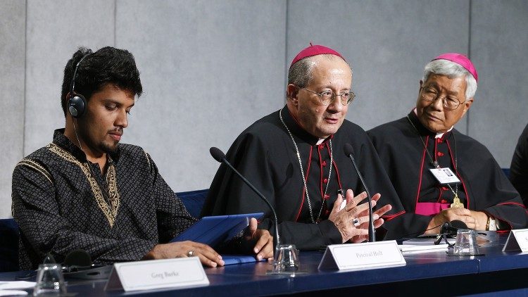 Bischof Lazarus You Heung-sik (rechts)