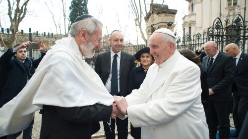 Папа и главный раввин Рима обменялись поздравлениями на Пасху