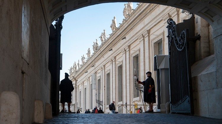 2019.01.21 Vaticano, basilica di san Pietro, Arco delle Campane, Guardia Svizzera