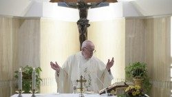 Il Papa celebra Messa a Casa Santa Marta 