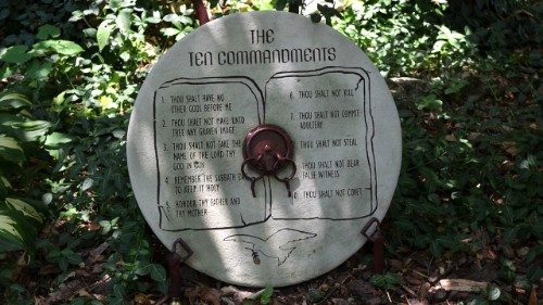 De ti bud. Pavens nye katekeseserie