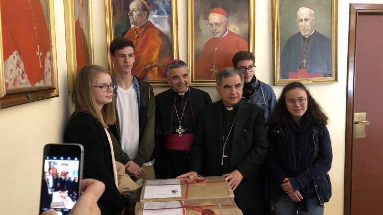 Beatifikacijos bylos dokumentų perdavimas Šventųjų skelbimo kongregacijai