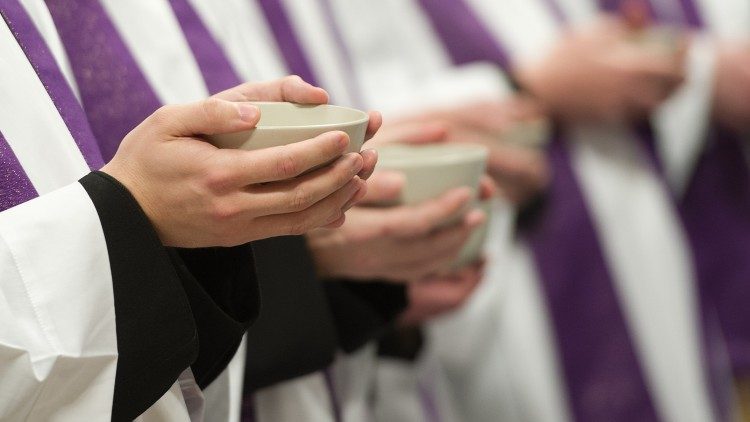 CEI, in vigore il nuovo documento sulla formazione dei sacerdoti nelle chiese in Italia