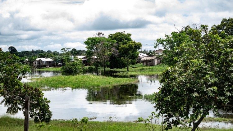 Un villaggio in Amazzonia