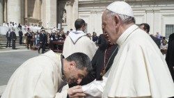 Um encontro entre o Pe. Grimaldi e o Papa Francisco (foto de arquivo)