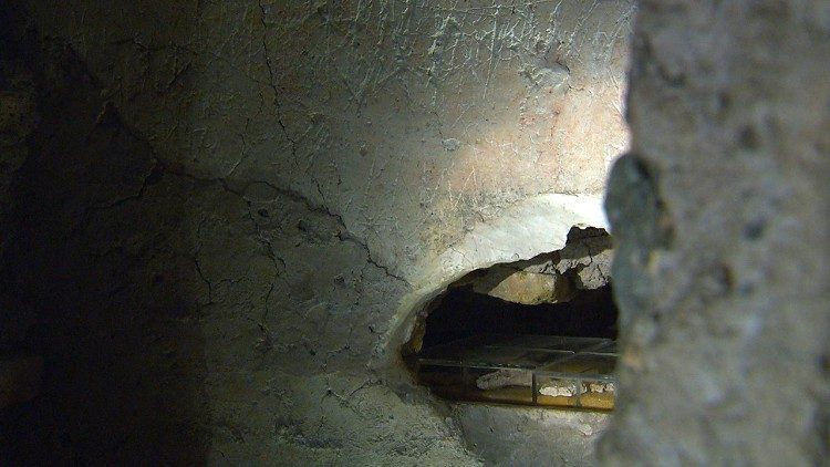 Tief unter dem Petersdom: das Grab des heiligen Apostels