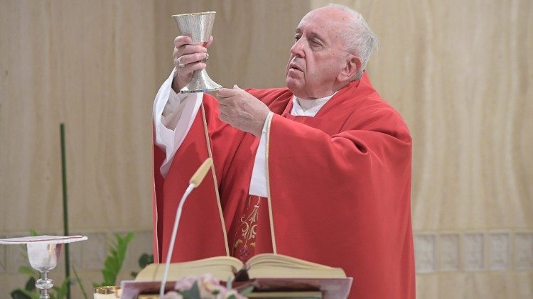 El Papa Francisco celebra la Misa matutina en la capilla de la Casa de Santa Marta