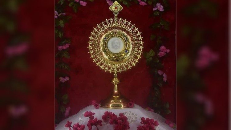 Na konsekrowanej hostii w Vilakkannur w Indiach pojawiła się twarz Chrystusa