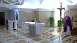 2020.03.14 Papa Francesco celebra la santa messa a Casa Santa Marta