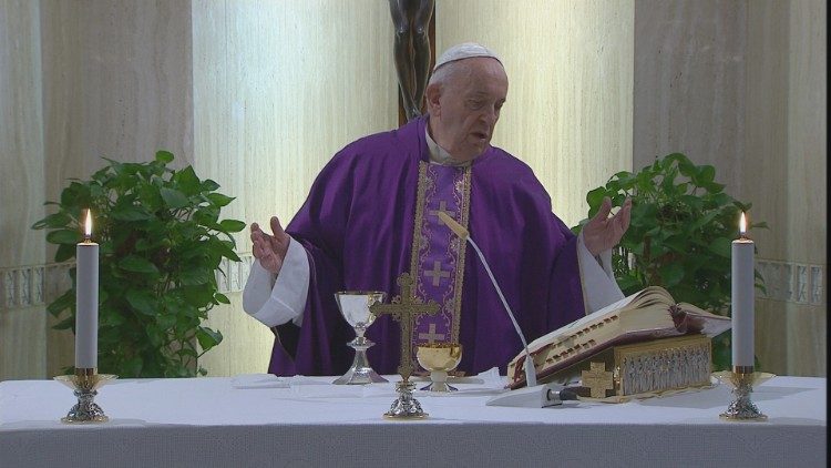 2020.03.27 Papa Francesco celebra la Messa a Casa Santa Marta