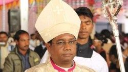 ഗോഹട്ടി അതിരൂപതയുടെ പിന്തുടർച്ചാവകാശമുള്ള മെത്രാപ്പോലീത്ത അഭിവന്ദ്യ ആൽബർട്ട് ഹെംറോം