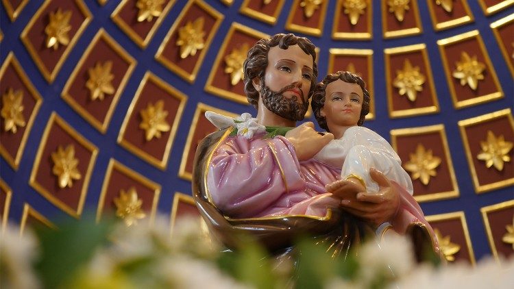 Josefsstatue in einer Kirche in Thailand