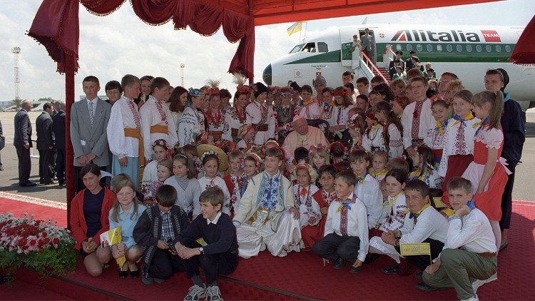 Św. Jan Paweł II z wizytą na Ukrainie, 2001