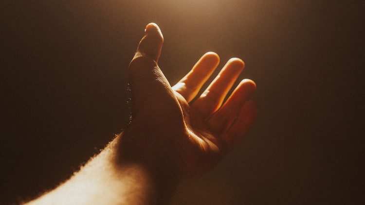 2021.06.24 Hand, mano tesa