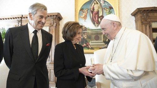 USA: Nancy Pelosi hofft in Streit mit Bischof auf Kl&auml;rung durch Rom