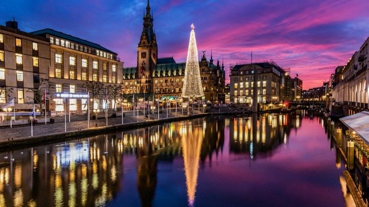 Stadtansicht von Hamburg bei Nacht