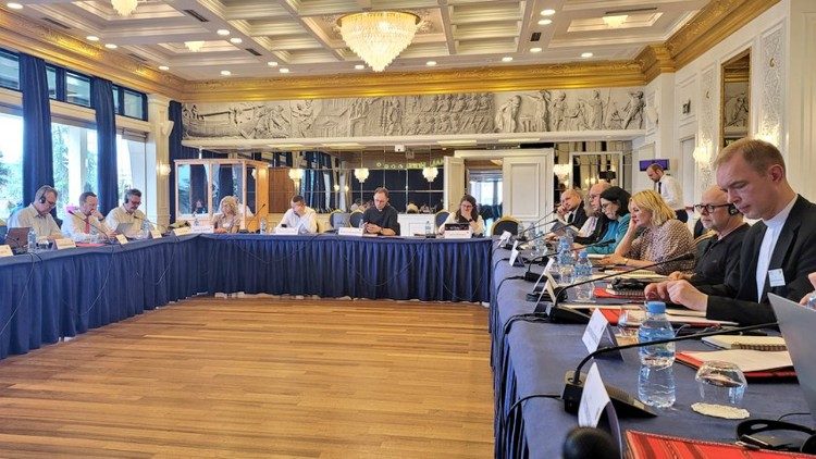 Сустрэча прэс-сакратароў епіскапатаў з усёй Еўропы ў сталіцы Албаніі Тыране. Ілюстрацыйнае фота