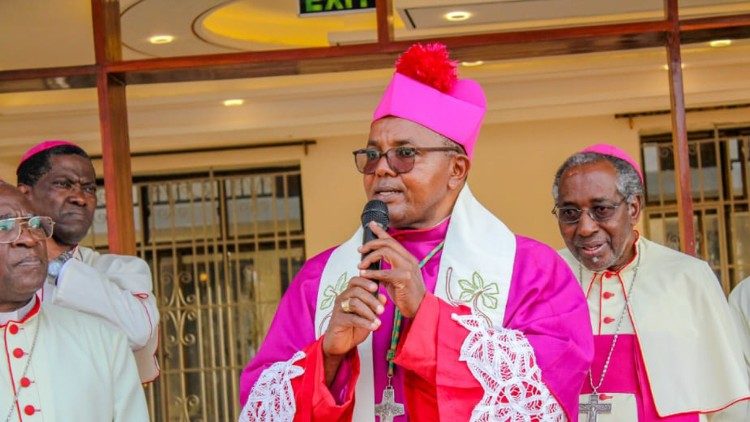 Askofu Joseph Roman Mlola wa Jimbo Katoliki Kigoma