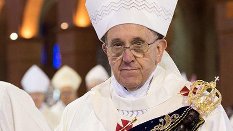 Papież w Aparecidzie podczas podróży do Brazylii w 2013 r.