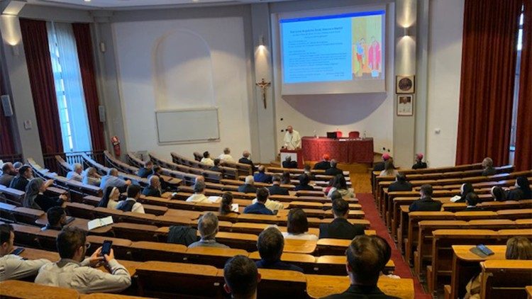 Ukumbi Mkuu wa Chuo Kikuu cha Kipapa: Angelucum.