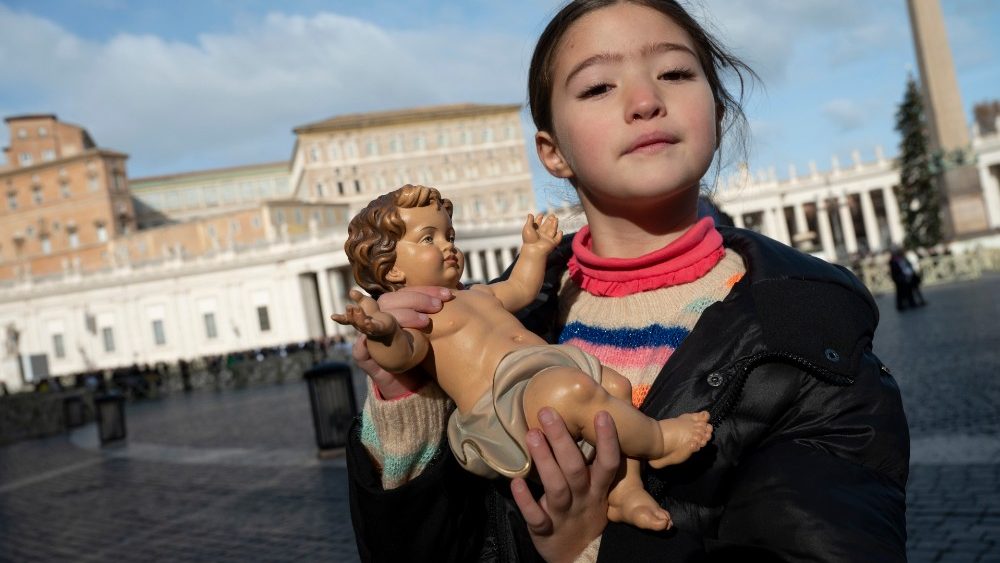 2022.12.24 2022.12.11 Benedizione Bambinelli all'Angelus, Gesù Bambino nel presepe