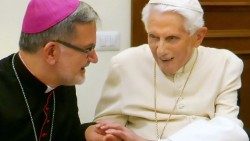 Bischof Pickel mit dem emeritierten Papst Benedikt (r.i.p.)