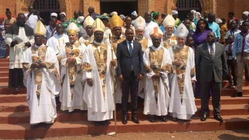 Centrafrique: consolider les acquis des missionnaires et des pères de la nation 