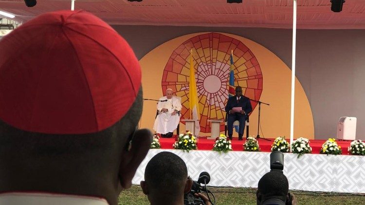 « Botika konyete Afrika »: Mbela ya Papa Franswa o bokomi bwa ye o Kinshasa