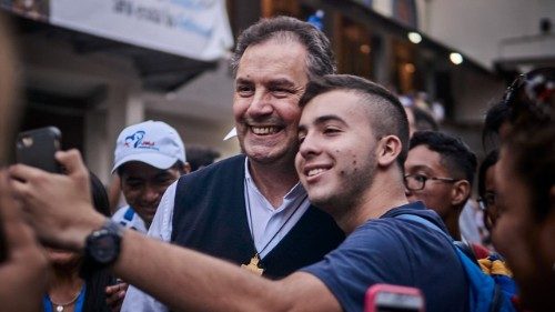 La alegría de los salesianos por la púrpura al Rector Mayor