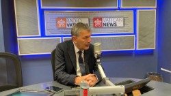 Philippe Lazzarini im Studio von Radio Vatikan