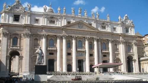 Petersdom: Kardinal Burke feiert Alte Messe