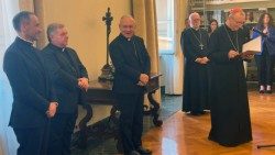 El Cardenal Parolin anuncia en la Secretaría de Estado el nombramiento de Monseñor Rueda como Nuncio Apostólico en Costa de Marfil