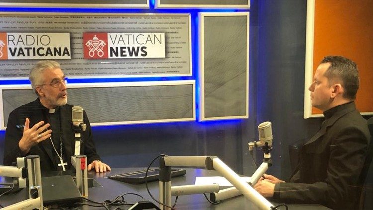 2023.06.23 Subsecretario del Sínodo, Mons. Luis Marín de San Martín