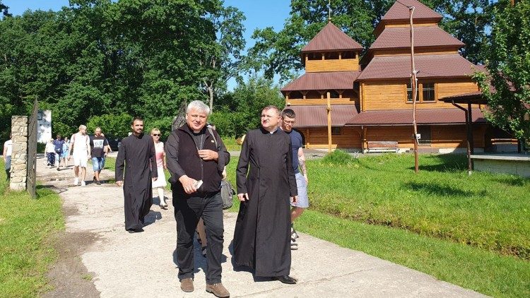 ĐHY viếng thăm Trung tâm Nazaret ở Drohobycz, Ucraina