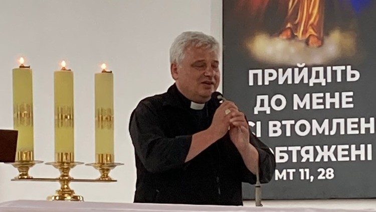 Один із моментів шостого візиту кардинала Краєвського в Україну