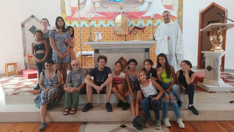 Отец Ивелин Генов сред младежи