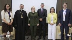  Alistair Dutton - Segretario Generale di Caritas Internationalis - al meeting organizzato da Caritas Ucraina con rappresentanti di diverse Caritas e con l' Arcivescovo Maggiore Shevchuk