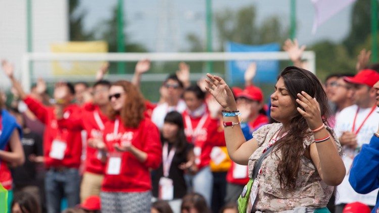 2023.07.28 Young people in prayer worshipping God during preparations for WYD, World Youth Day (Poland 2016)