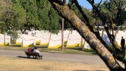 Konfesjonały w w Parku Pojednania podczas ŚDM w Lizbonie