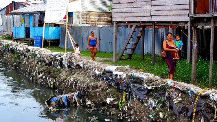 Belastete Umwelt, Armut und Spannungen  